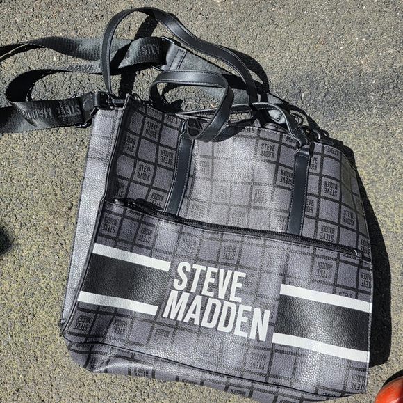 REGAL STEVE MADDEN  LOGO LARGE TOTE bag - Picture 1 of 2